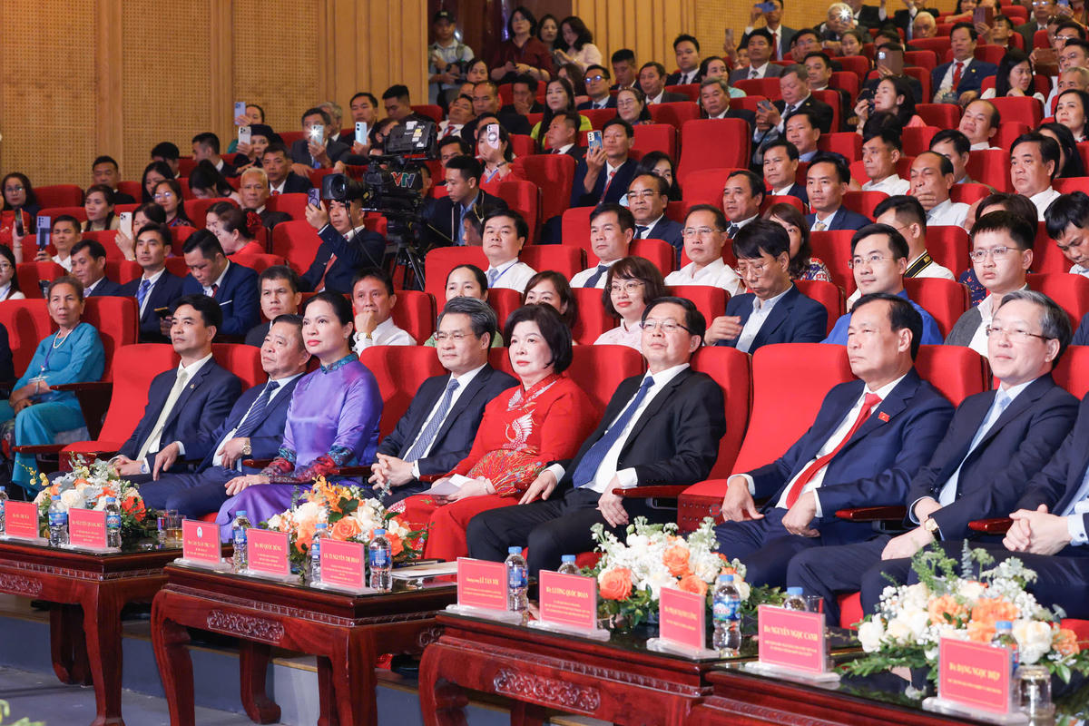 Các đại biểu tham dự buổi lễ. Ảnh: Quang Vinh