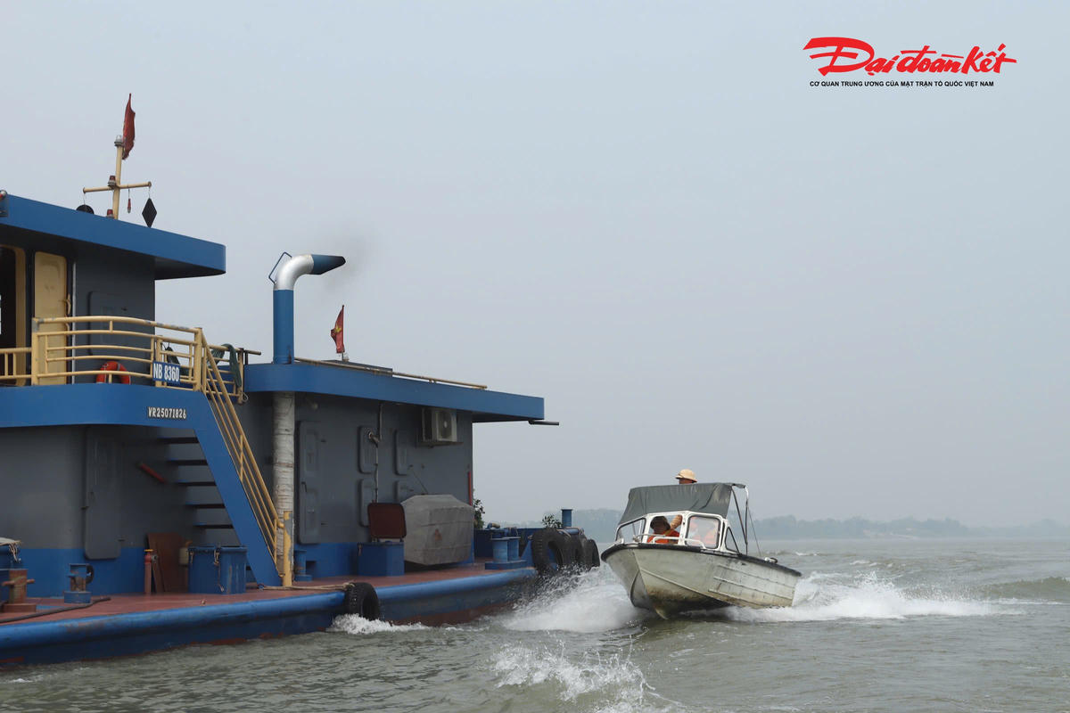 Hà Nội tăng cường kiểm soát giao thông đường thủy trước mùa mưa bão