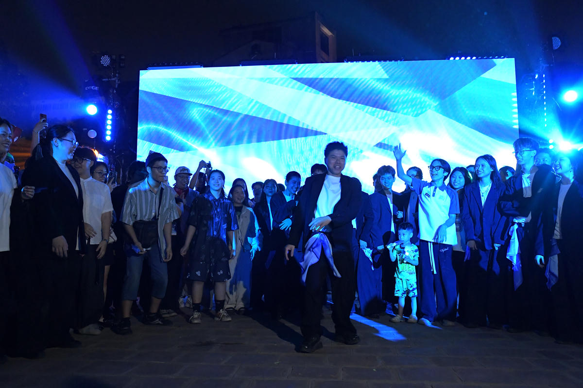 Những vũ đạo sôi động.