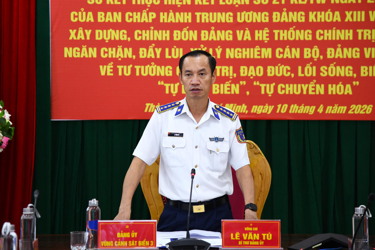 Hội nghị do&nbsp;Đại tá Lê Văn Tú, Bí thư Đảng ủy Vùng Cảnh sát biển 3 phát biểu kết luận. Ảnh: Huấn Định.
