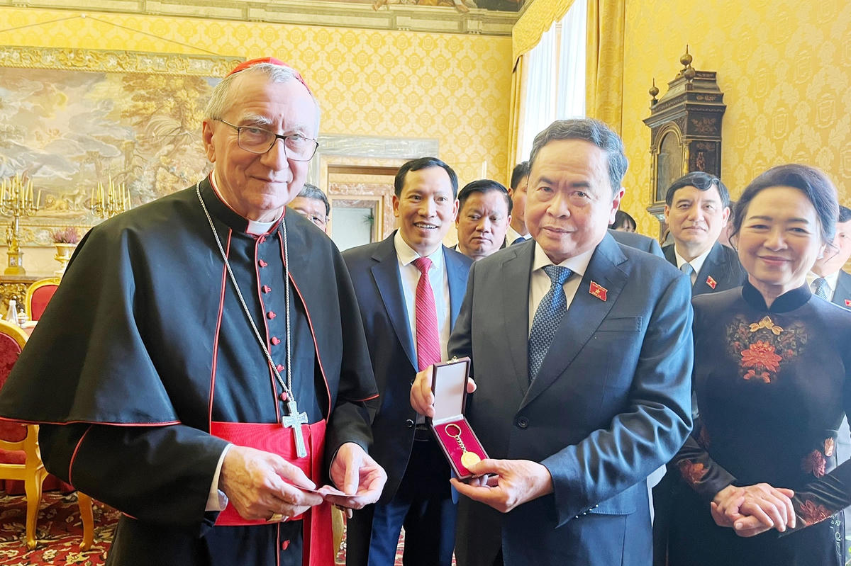 Chủ tịch Quốc hội Trần Thanh Mẫn và Phu nhân hội kiến Thủ tướng Tòa thánh Vatican Pietro Parolin