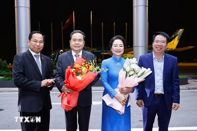 ttxvn-chu-tich-quoc-hoi-len-duong-tham-du-ipu-152-3.jpg