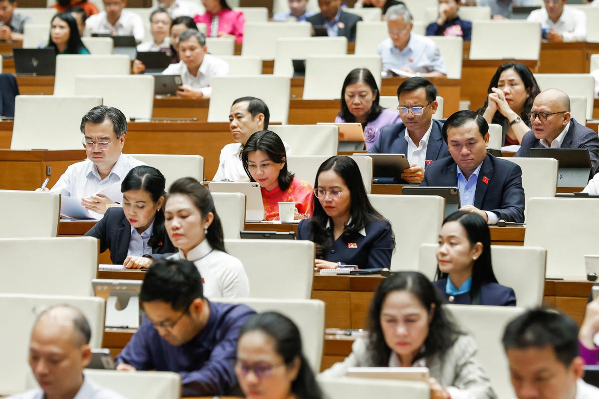 Các đại biểu tham dự phiên thảo luận chiều 11/4.