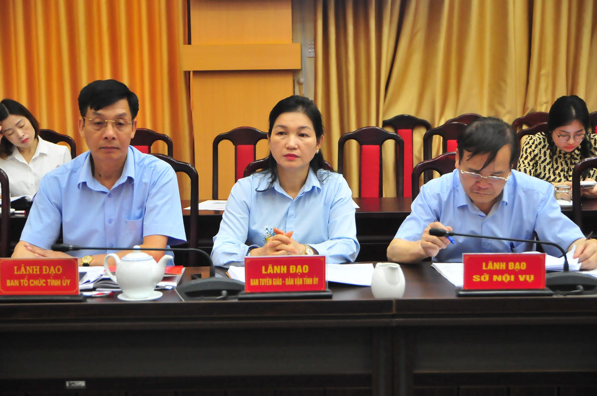 Đại diện lãnh đạo các ban ngành, sở của tỉnh Tuyên Quang tham dự Hội nghị.