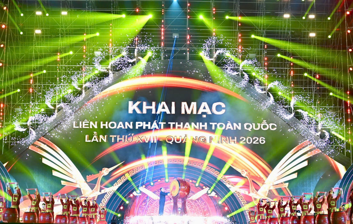 Ông&nbsp;Đỗ Tiến Sỹ, Ủy viên Trung ương Đảng, Tổng Giám đốc VOV, Phó Trưởng ban Tuyên giáo và Dân vận Trung ương gióng trống khai mạc&nbsp;Liên hoan Phát thanh toàn quốc lần thứ XVII – Quảng Ninh năm 2026.