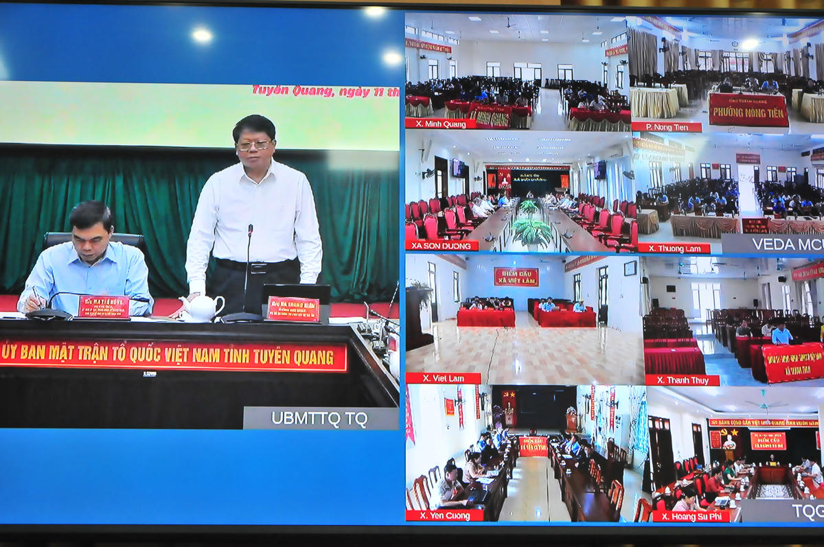 Hội nghị Tổng kết đã kết nối trực tuyến tới điểm cầu các xã, phường trong tỉnh Tuyên Quang.