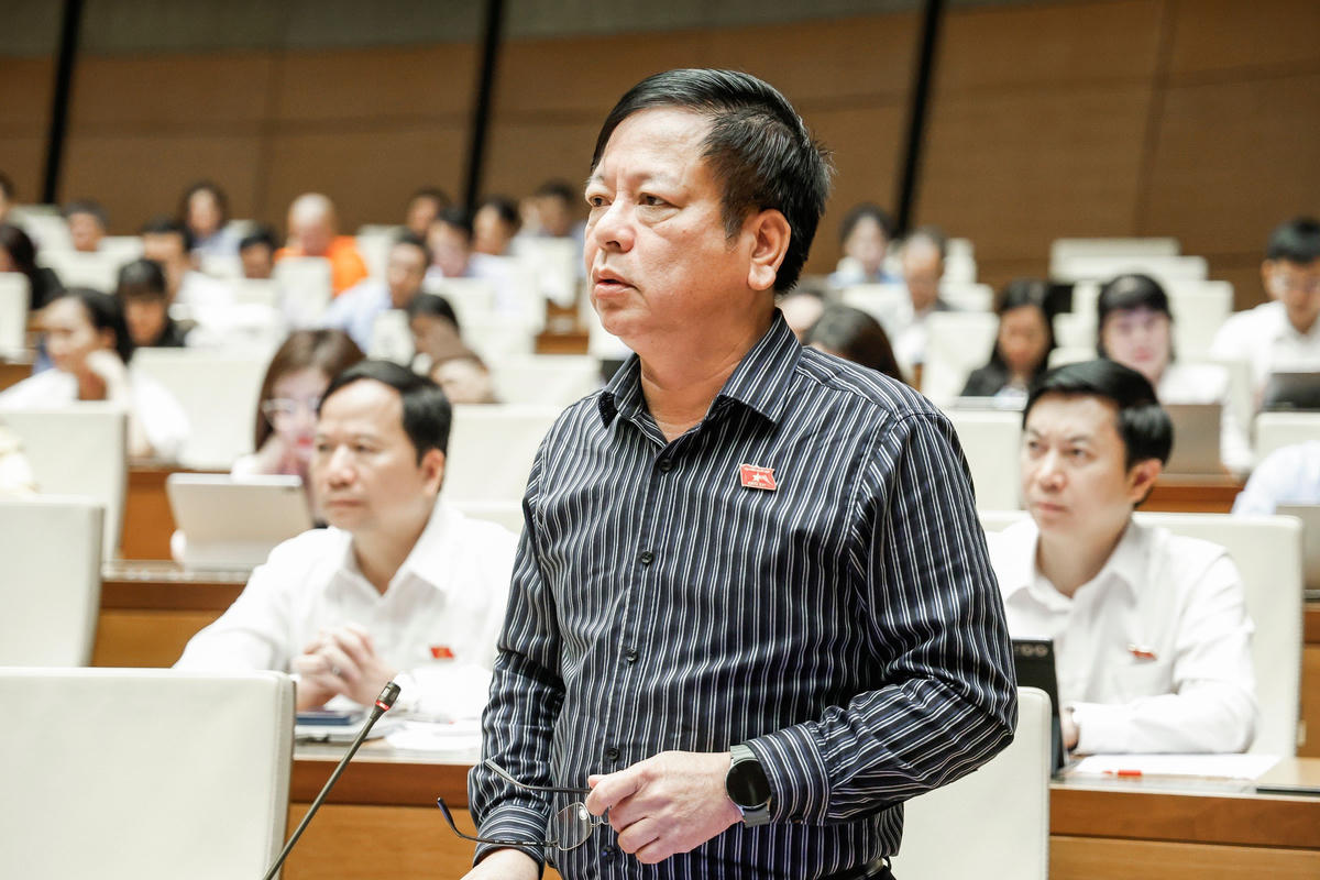 Lo lắng việc chủ tịch xã không được uỷ quyền ký giấy khai tử, chứng nhận kết hôn