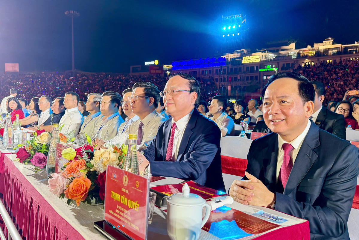 Hàng vạn người hòa mình trong 'Thanh âm kỷ nguyên mới'