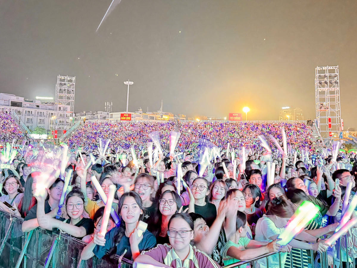 Hàng vạn người hòa mình trong 'Thanh âm kỷ nguyên mới'