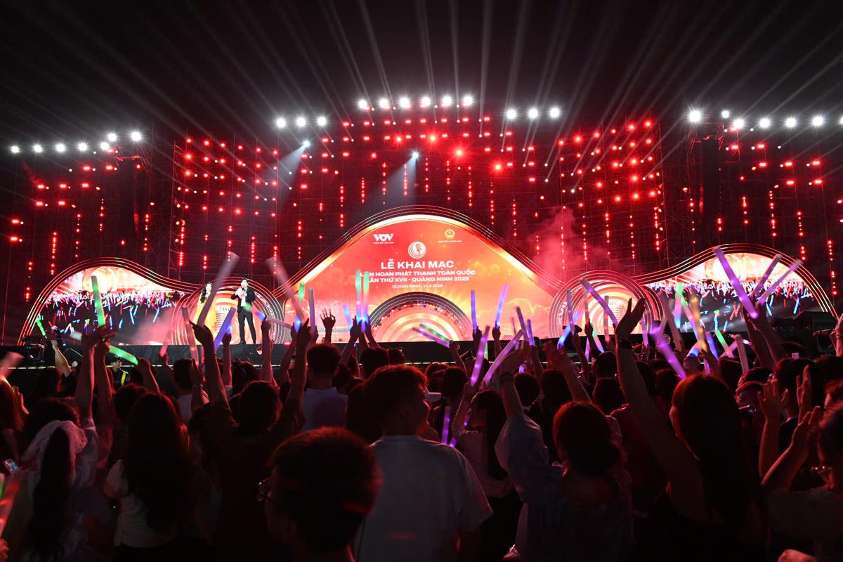 Hàng vạn người hòa mình trong 'Thanh âm kỷ nguyên mới'