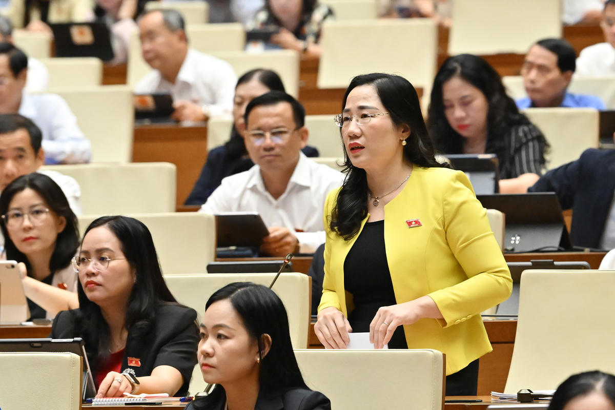 Bà Nguyễn Thị Thuỷ phát biểu&nbsp;