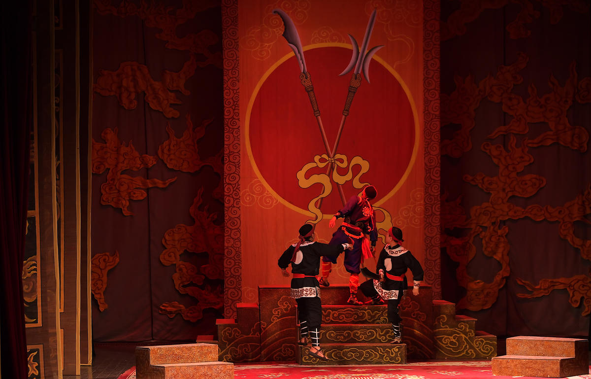 Trịnh Ấn bị giết.