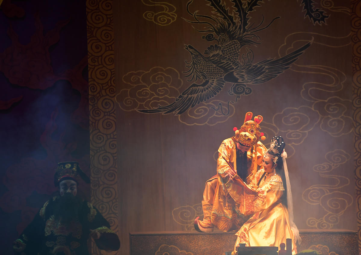 Triệu Khuông Dẫn viết chiếu giết Trịnh Ân.