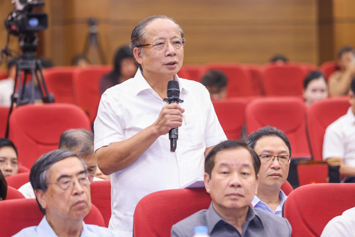 Ông Nguyễn Văn Thân – Ủy viên Đoàn Chủ tịch UBTƯ MTTQ Việt Nam, Chủ tịch Hiệp Hội doanh nghiệp nhỏ và vừa Việt Nam phát biểu tại Hội nghị. Ảnh: Quang Vinh.