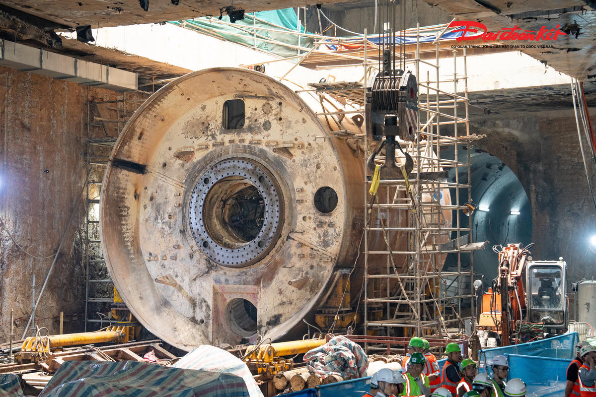 Metro Nhổn – Ga Hà Nội: Hoàn thành khoan hầm, máy đào hầm TBM thứ 2 cán đích ga S12 – Ga Hà Nội