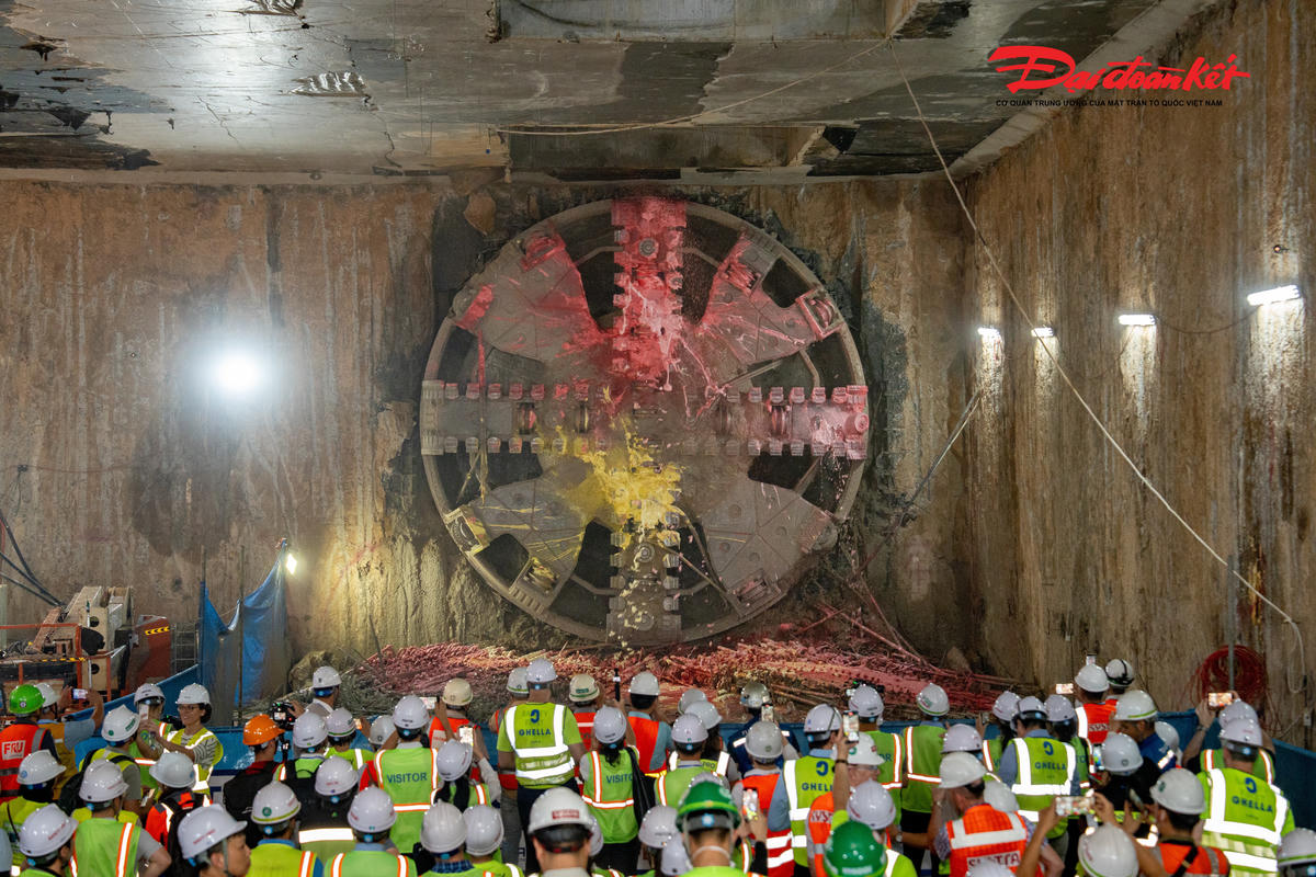 Dự án tuyến đường sắt đô thị Nhổn – Ga Hà Nội là một trong những công trình giao thông trọng điểm của Thủ đô, góp phần giảm ùn tắc, nâng cao năng lực vận tải hành khách công cộng, cải thiện môi trường và thúc đẩy phát triển đô thị bền vững.