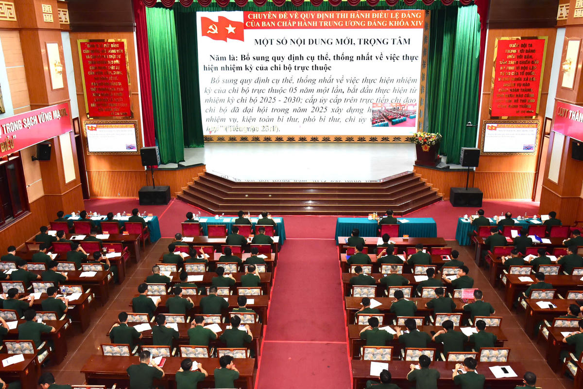 Bộ Tư lệnh TP Hồ Chí Minh quán triệt Nghị quyết Trung ương khoá XIV