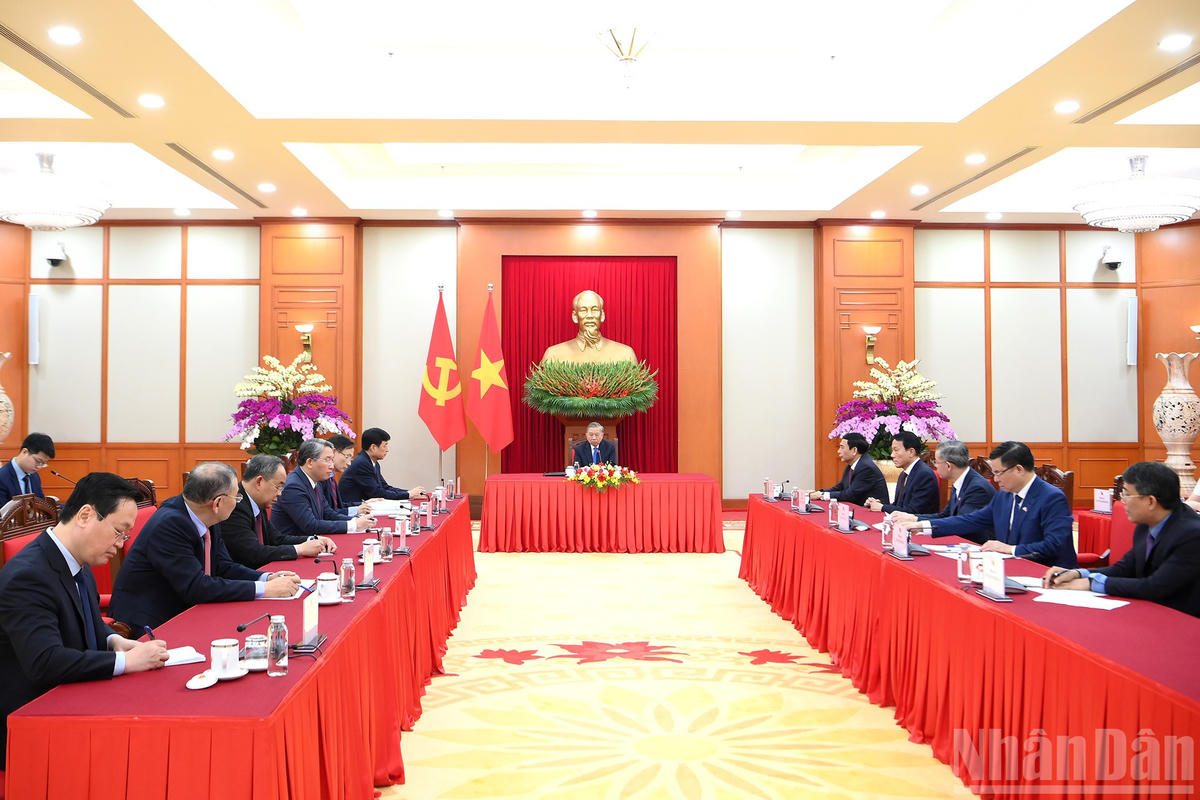 Quang cảnh cuộc điện đàm tại Trụ sở Trung ương Đảng. Ảnh: Báo Nhân Dân