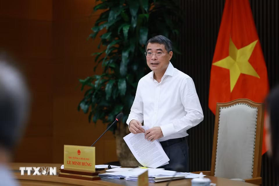 Thủ tướng Lê Minh Hưng chủ trì họp Thường trực Chính phủ với lãnh đạo Bộ Y tế. (Ảnh: Dương Giang/TTXVN)