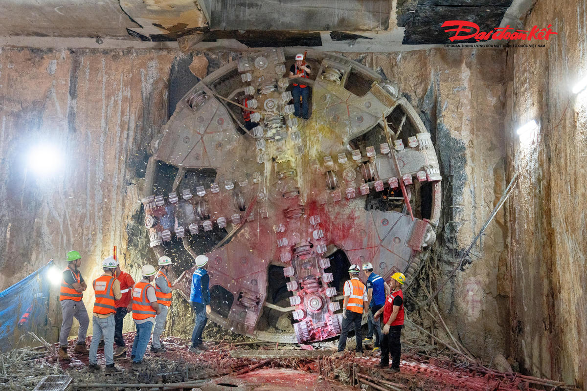 Thủ tướng yêu cầu đẩy mạnh giải ngân vốn đầu tư công, khắc phục triệt để tình trạng “vốn chờ dự án”