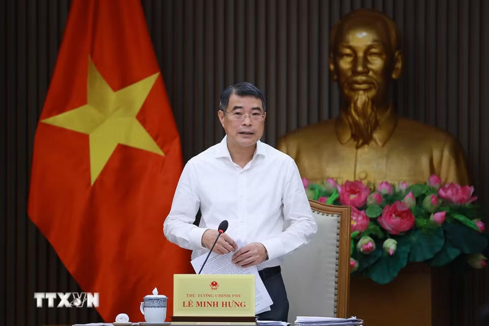 Thủ tướng Lê Minh Hưng chủ trì họp Thường trực Chính phủ với lãnh đạo Bộ Y tế về tình hình thực hiện nhiệm vụ được giao và bàn giải pháp tháo gỡ vướng mắc Dự án đầu tư xây dựng cơ sở 2 Bệnh viện Hữu nghị Việt Đức và Dự án đầu tư xây dựng cơ sở 2 Bệnh viện Bạch Mai tại tỉnh Hà Nam. (Ảnh: Dương Giang/TTXVN)