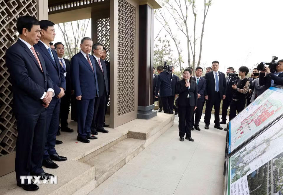 Chiều 14/4/2026, Tổng Bí thư, Chủ tịch nước Tô Lâm thăm khu vực xây dựng thành phố mới Hùng An tại tỉnh Hà Bắc. (Ảnh: Thống Nhất/TTXVN)