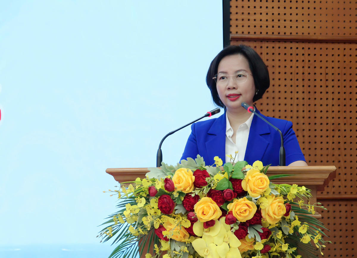 Bà Bùi Huyền Mai, Chủ tịch Ủy ban MTTQ Việt Nam thành phố Hà Nội phát biểu tại lễ phát động. Ảnh: PV