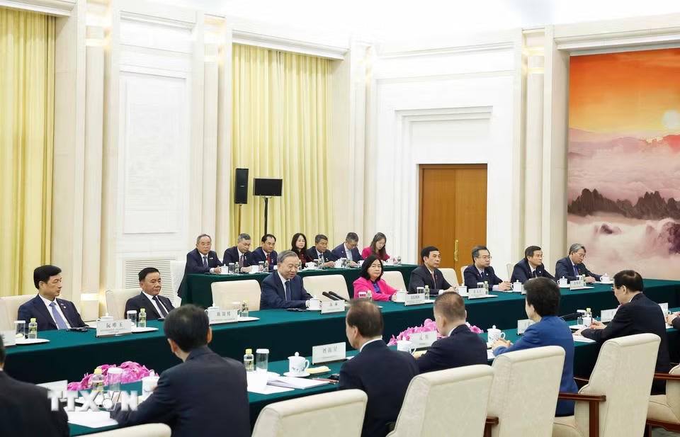 Tổng Bí thư, Chủ tịch nước Tô Lâm hội kiến Chủ tịch Chính hiệp toàn quốc Trung Quốc Vương Hộ Ninh. (Ảnh: Thống Nhất/TTXVN)