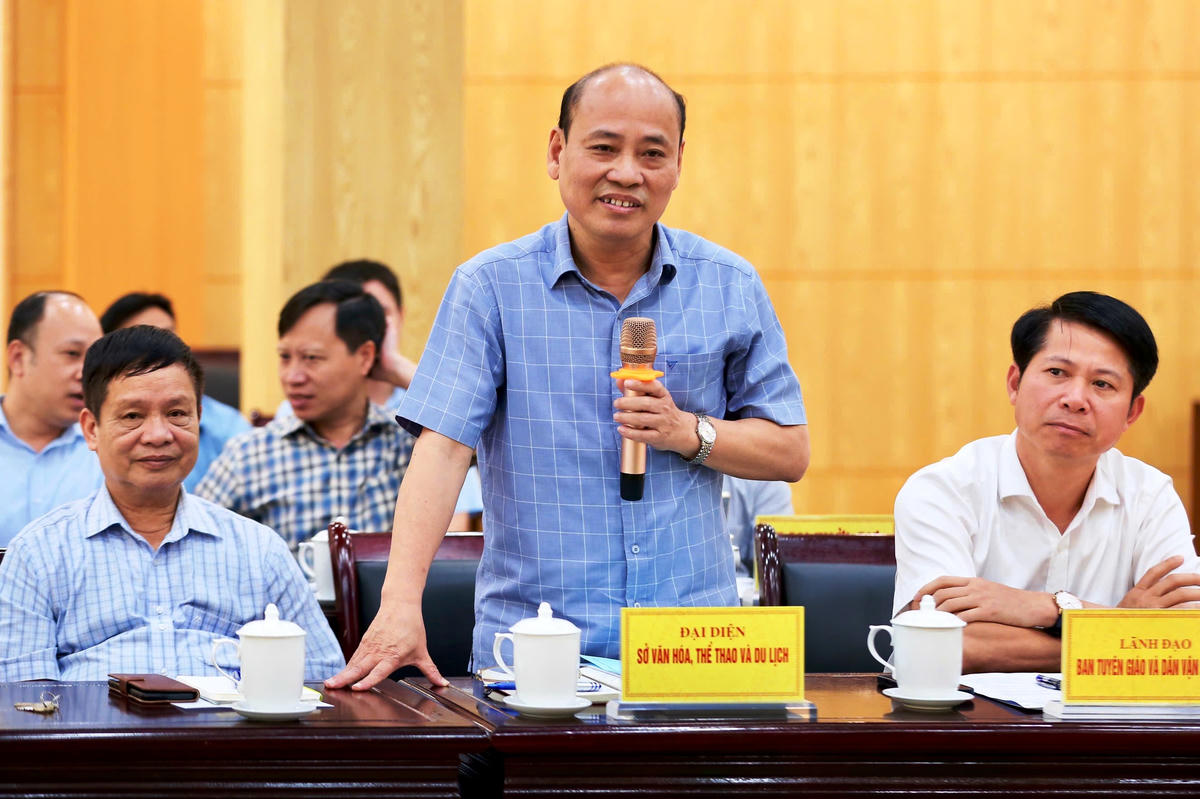 Ông Lê Văn Nam, Phó Giám đốc Sở VHTT&DL tỉnh Thanh Hóa phát biểu tại hội nghị.