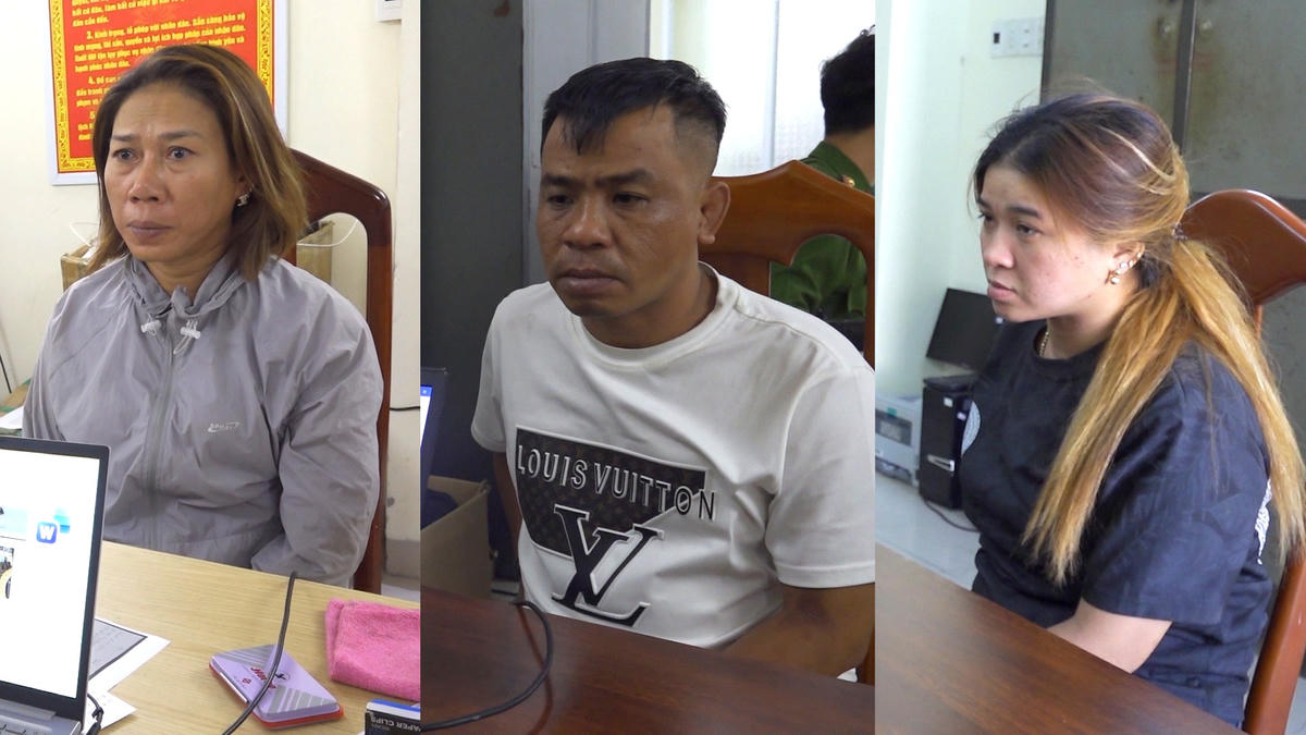 03 đối tượng Loan, Tiến, Thu (từ trái qua  phải) thường xuyên trộm cắp tài sản của khách du lịch tại cơ quan công an.