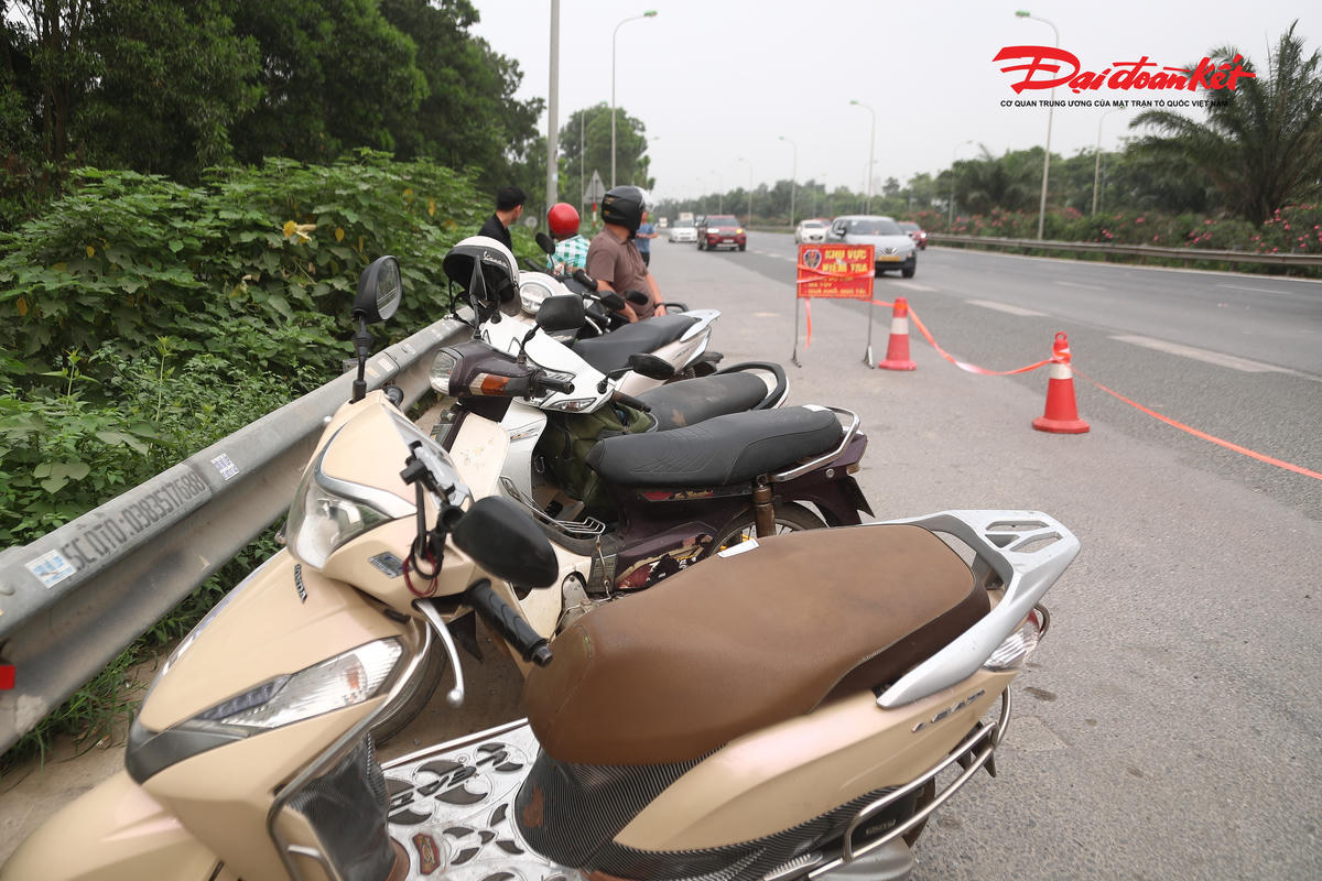 Xử lý nhiều trường hợp đi xe máy vào cao tốc Đại lộ Thăng Long