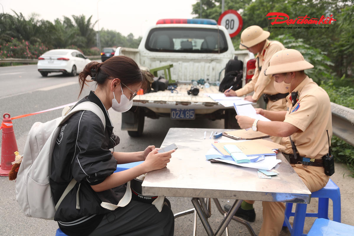 Xử lý nhiều trường hợp đi xe máy vào cao tốc Đại lộ Thăng Long