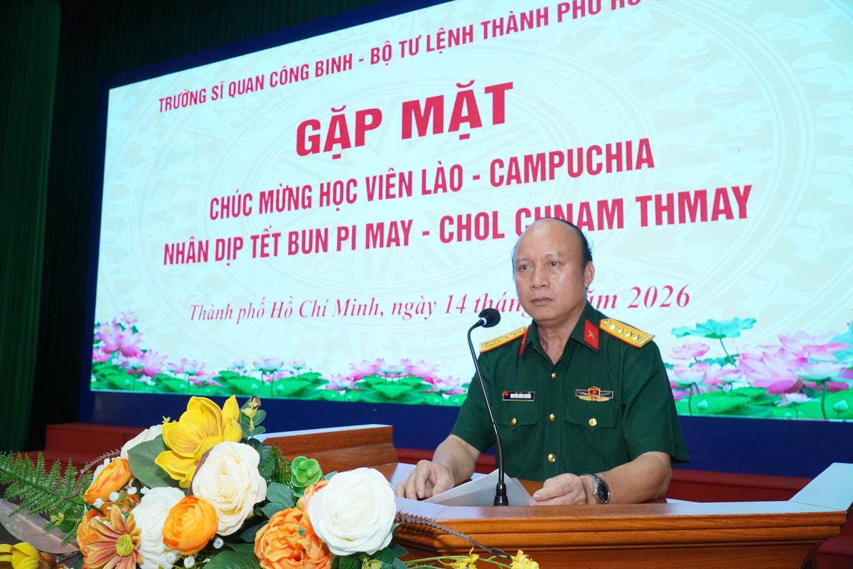 Đại tá Nguyễn Đình Chuẩn, Phó Chính ủy Bộ Tư lệnh TP Hồ Chí Minh phát biểu. Ảnh: Huỳnh Kim Trường.