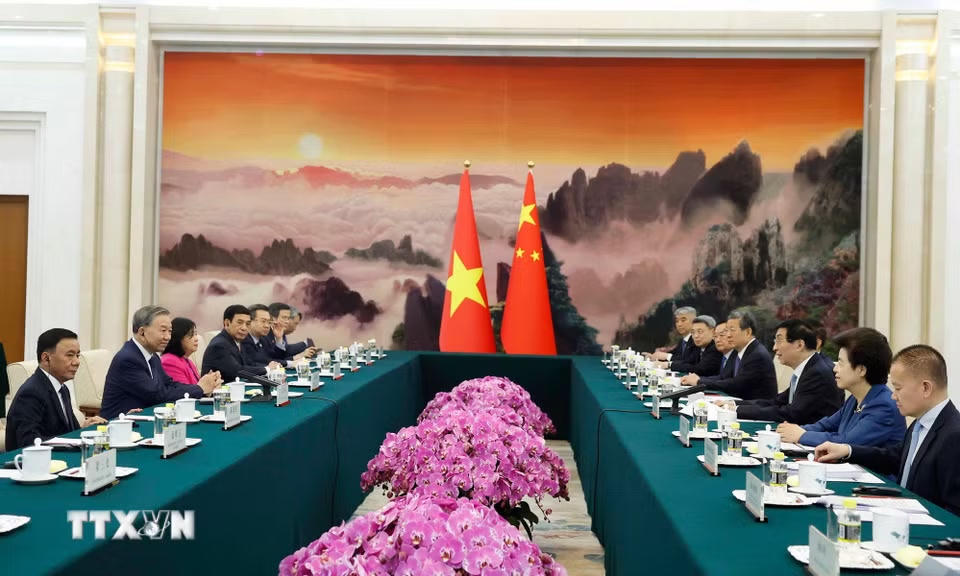 Tổng Bí thư, Chủ tịch nước Tô Lâm hội kiến Chủ tịch Chính hiệp toàn quốc Trung Quốc Vương Hộ Ninh. (Ảnh: Thống Nhất/TTXVN)