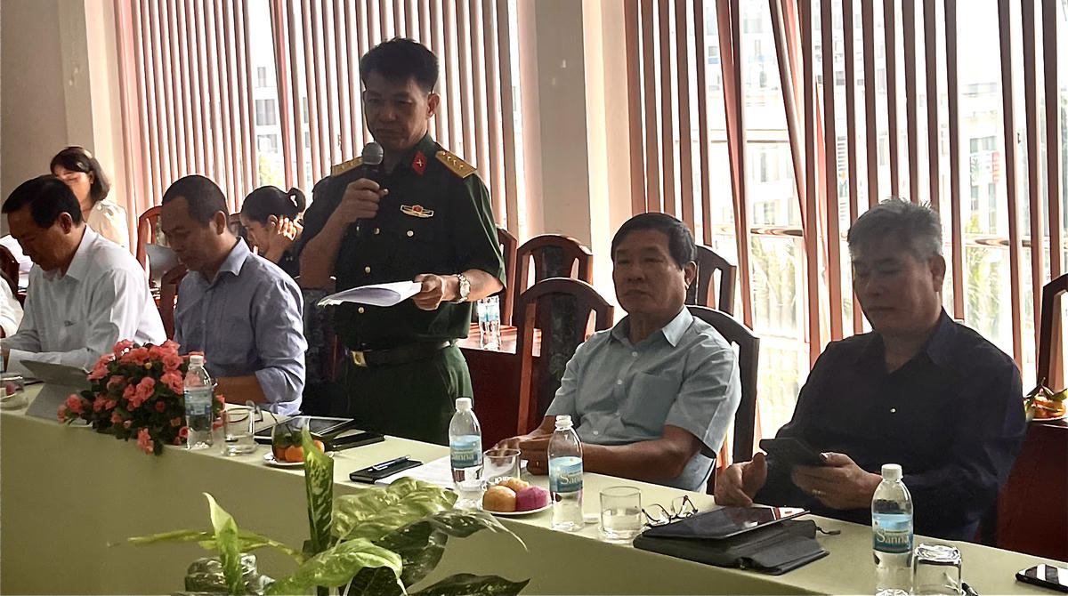 Các đại biểu tham gia đống góp ý kiến về dự thảo tại hội nghị (ảnh Thùy Trang).