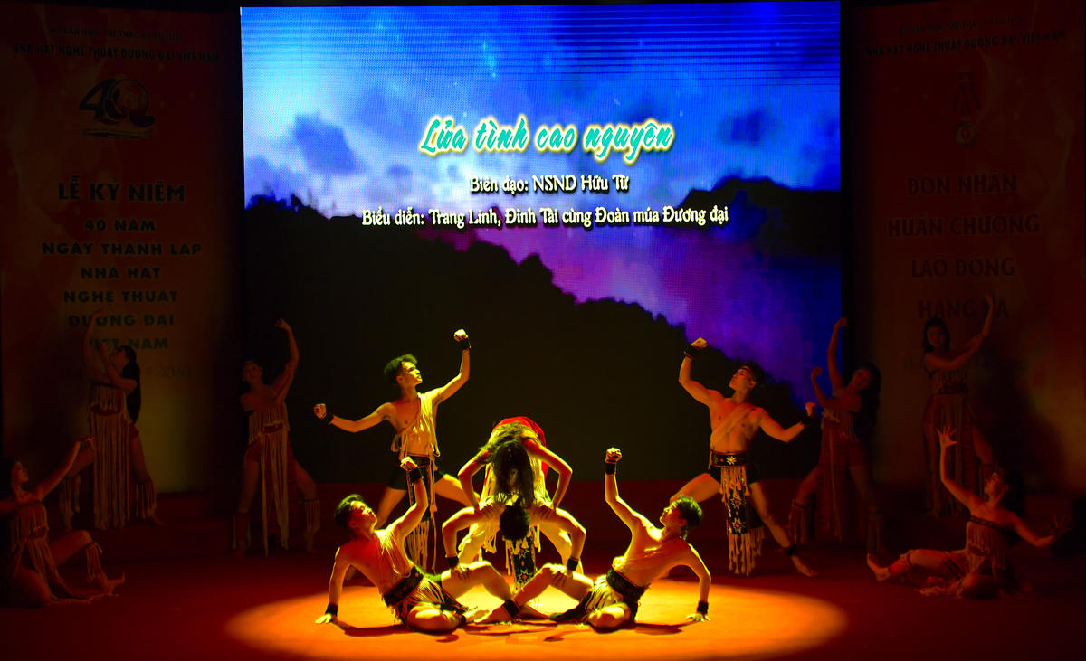 Một số tiết mục nghệ thuật đặc sắc tại Lễ kỷ niệm 40 năm Ngày thành lập Nhà hát Nghệ thuật Đương đại Việt Nam.