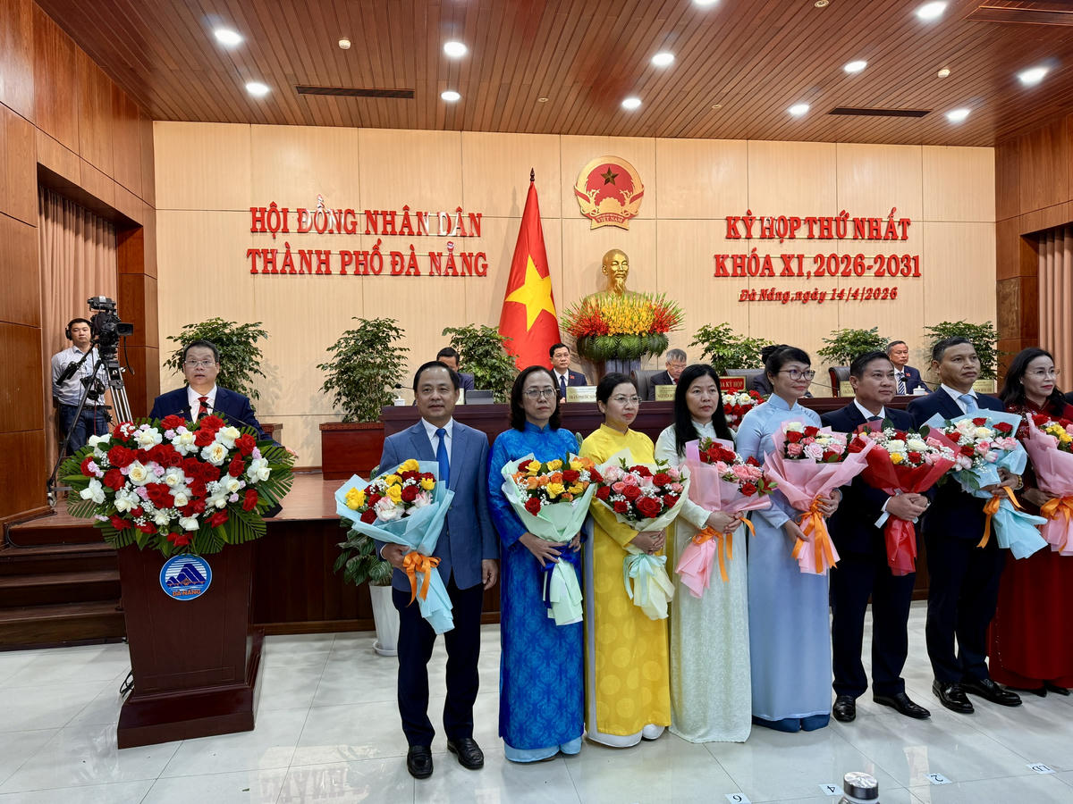 Chủ tịch UBND thành phố phát biểu nhận nhiệm vụ. Ảnh: Nguyễn Tú.