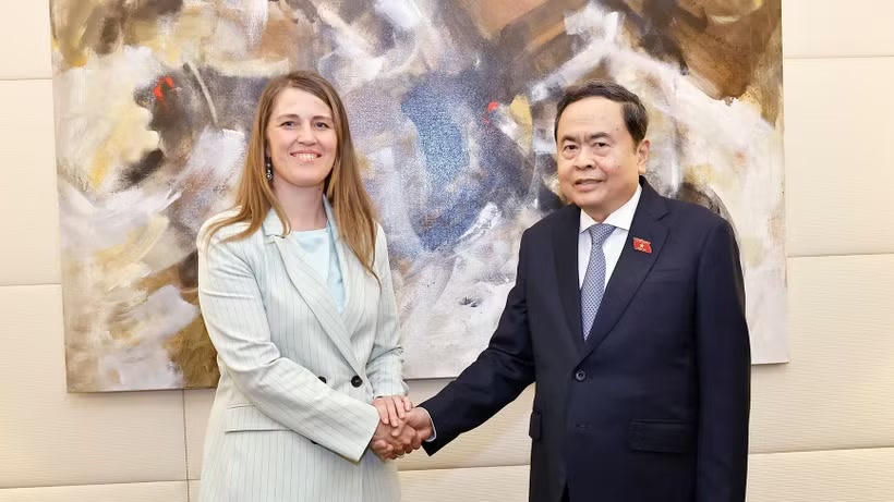 Chủ tịch Quốc hội Trần Thanh Mẫn tiếp Chủ tịch Nhóm Nghị sĩ Hữu nghị Italia-Việt Nam Chiara Gribaudo. (Ảnh: Doãn Tấn/TTXVN).