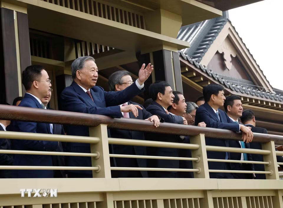 Tổng Bí thư, Chủ tịch nước Tô Lâm thăm khu vực xây dựng thành phố Hùng An tại tỉnh Hà Bắc. (Ảnh: Thống Nhất/TTXVN)