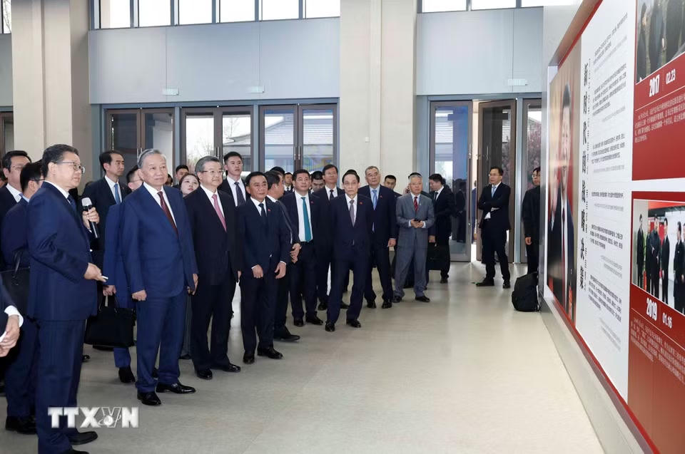 Tổng Bí thư, Chủ tịch nước Tô Lâm khảo sát tại Khu khởi động của thành phố Hùng An, tỉnh Hà Bắc (Trung Quốc). (Ảnh: Thống Nhất/TTXVN)