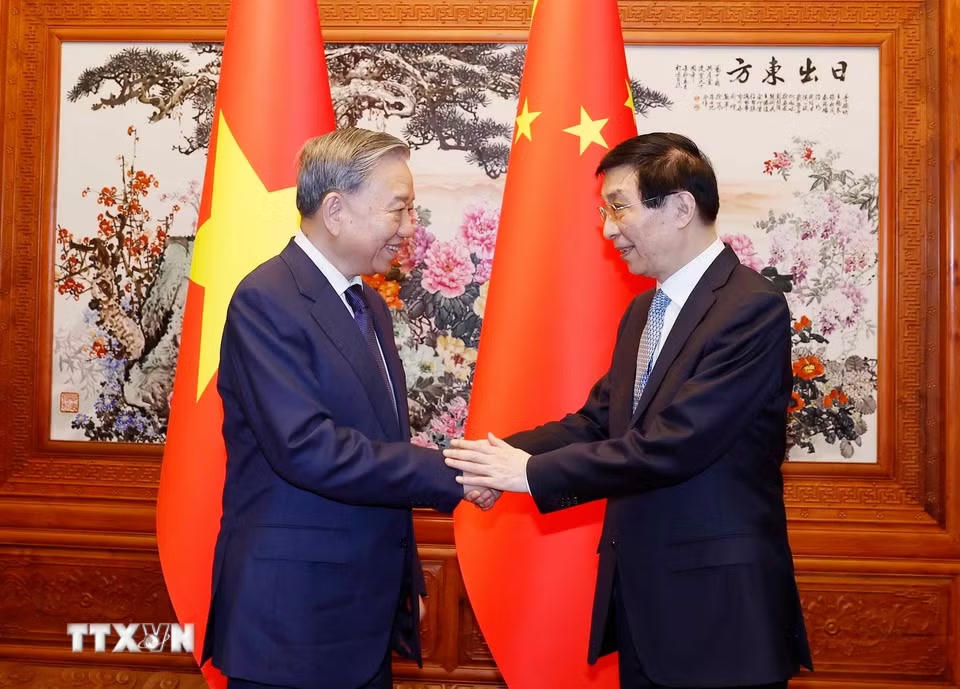 Tổng Bí thư, Chủ tịch nước Tô Lâm hội kiến Chủ tịch Chính hiệp toàn quốc Trung Quốc Vương Hộ Ninh. (Ảnh: Thống Nhất/TTXVN)