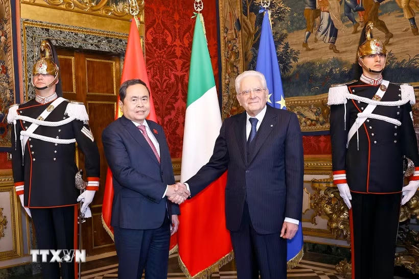Chủ tịch Quốc hội Trần Thanh Mẫn hội kiến Tổng thống Italy Sergio Mattarella. (Ảnh: Doãn Tấn/TTXVN).