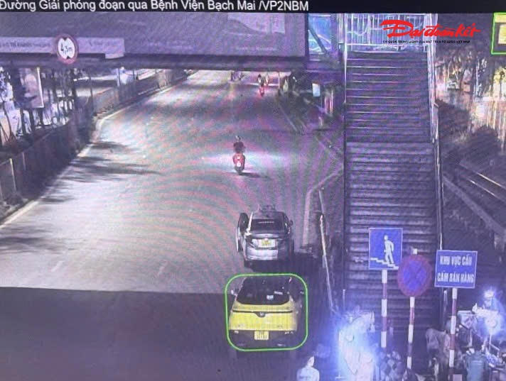 Hà Nội siết chặt xử lý vi phạm dừng, đỗ xe, quyết “gỡ điểm nghẽn” ùn tắc giao thông