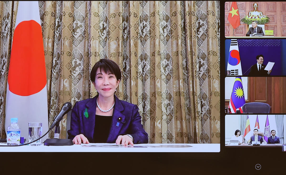 Thủ tướng Nhật Bản Takaichi Sanae&nbsp;chủ trì&nbsp;Hội nghị Thượng đỉnh trực tuyến Cộng đồng phát thải ròng bằng 0 châu Á (AZEC) mở rộng về tự chủ năng lượng.&nbsp;Ảnh: VGP