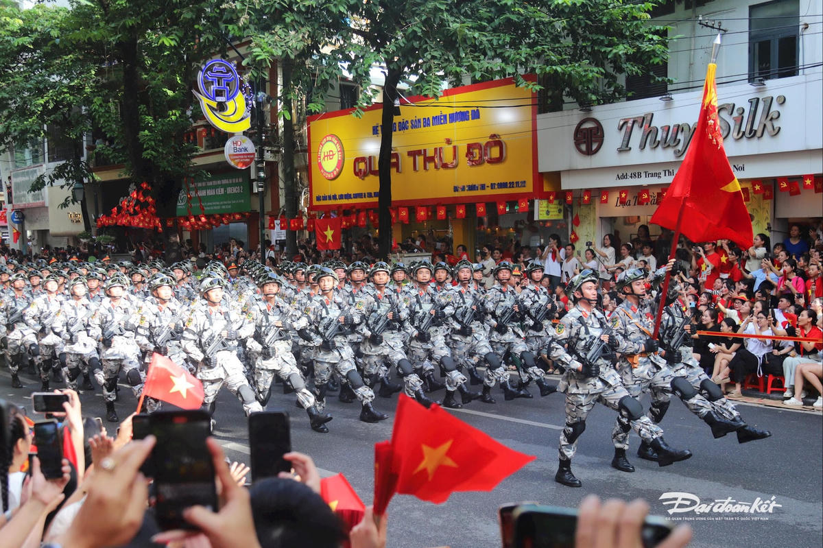 Bộ Quốc phòng đề xuất Trung ương điều chỉnh bảng lương của lực lượng vũ trang 