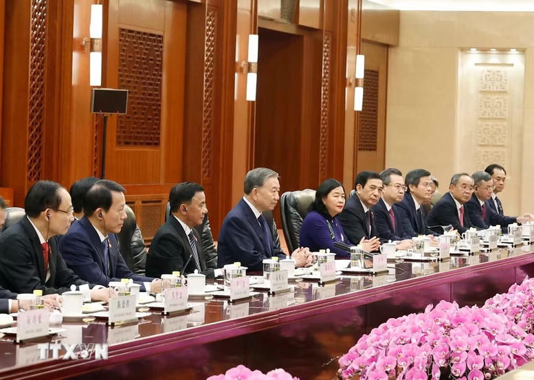 Tổng Bí thư, Chủ tịch nước Tô Lâm hội kiến Ủy viên trưởng Nhân đại toàn quốc Trung Quốc Triệu Lạc Tế- Ảnh 2.