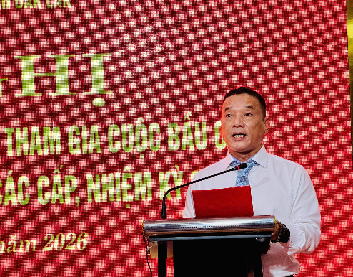 Ông Y Giang Gry Niê Knơng, Ủy viên Đoàn Chủ tịch Ủy ban Trung ương MTTQ Việt Nam, Phó Bí thư Tỉnh ủy, Chủ tịch Ủy ban MTTQ Việt Nam tỉnh phát biểu bế mạc. Ảnh Thanh Nga.