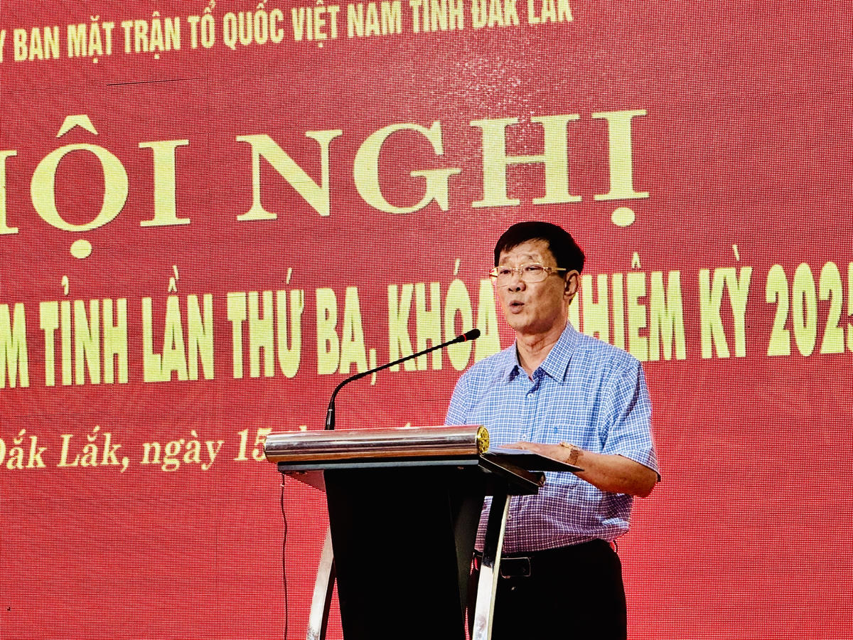 Ông Phạm Quang Hùng, Chủ tịch Hội cựu chiến binh tỉnh vừa được hội nghị hiệp thương cử giữ chức Phó Chủ tịch &nbsp;Ủy ban MTTQ Việt Nam tỉnh Đắk Lắk phát biểu nhận nhiệm vụ. Ảnh: Thanh Nga.