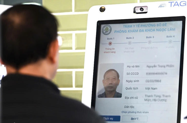 Chuyển đổi số tại Trạm y tế phường Bồ Đề (Hà Nội).