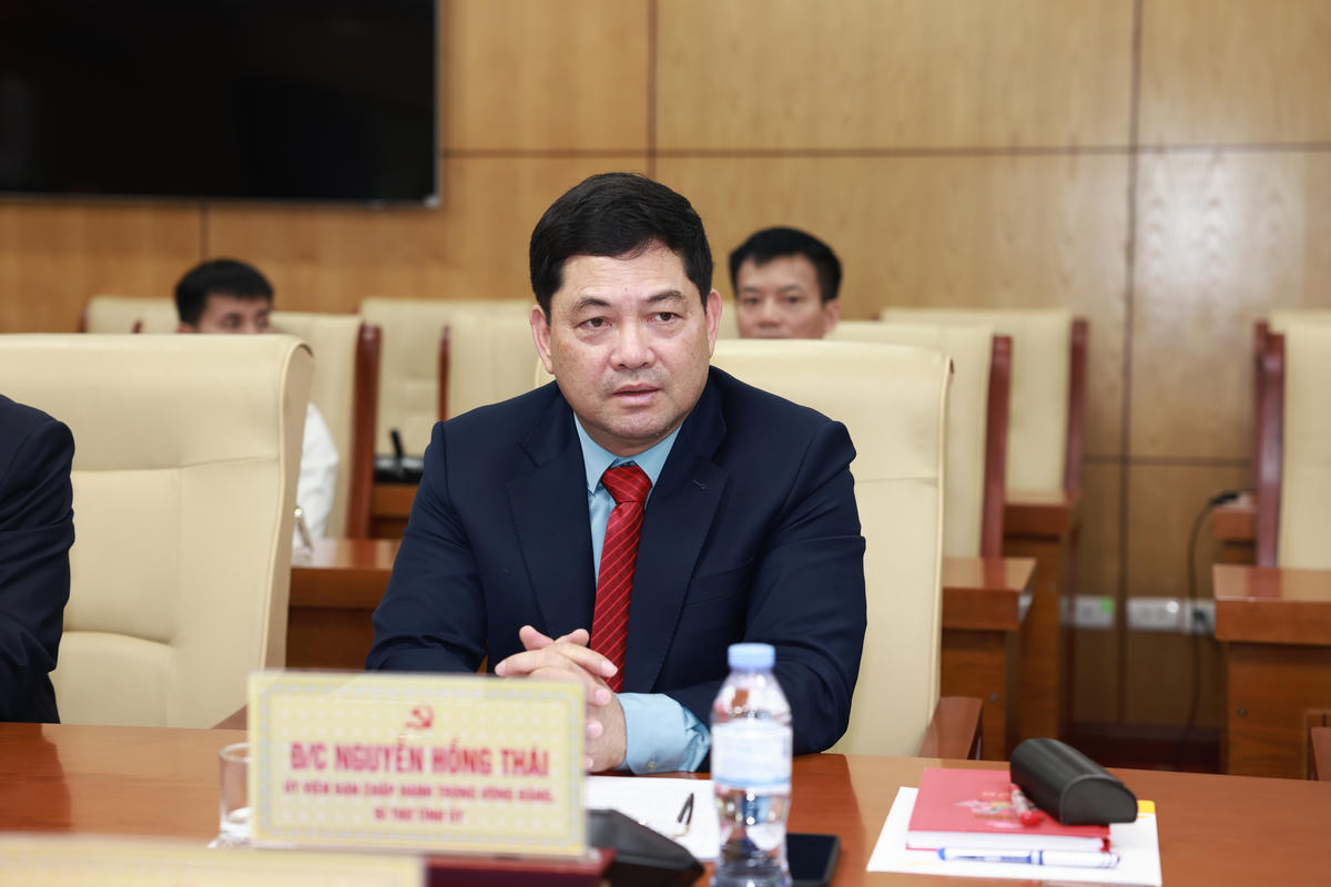 Ông Nguyễn Hồng Thái, Ủy viên Ban Chấp hành Trung ương Đảng, Bí thư Tỉnh ủy Bắc Ninh chia sẻ tại buổi lễ.